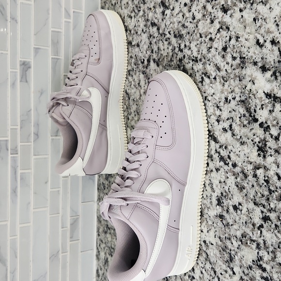 Platinum Lilac Purple Nike Air Force 1 EasyOn Sneakers sz 11 athletic shoes - Picture 3 of 7